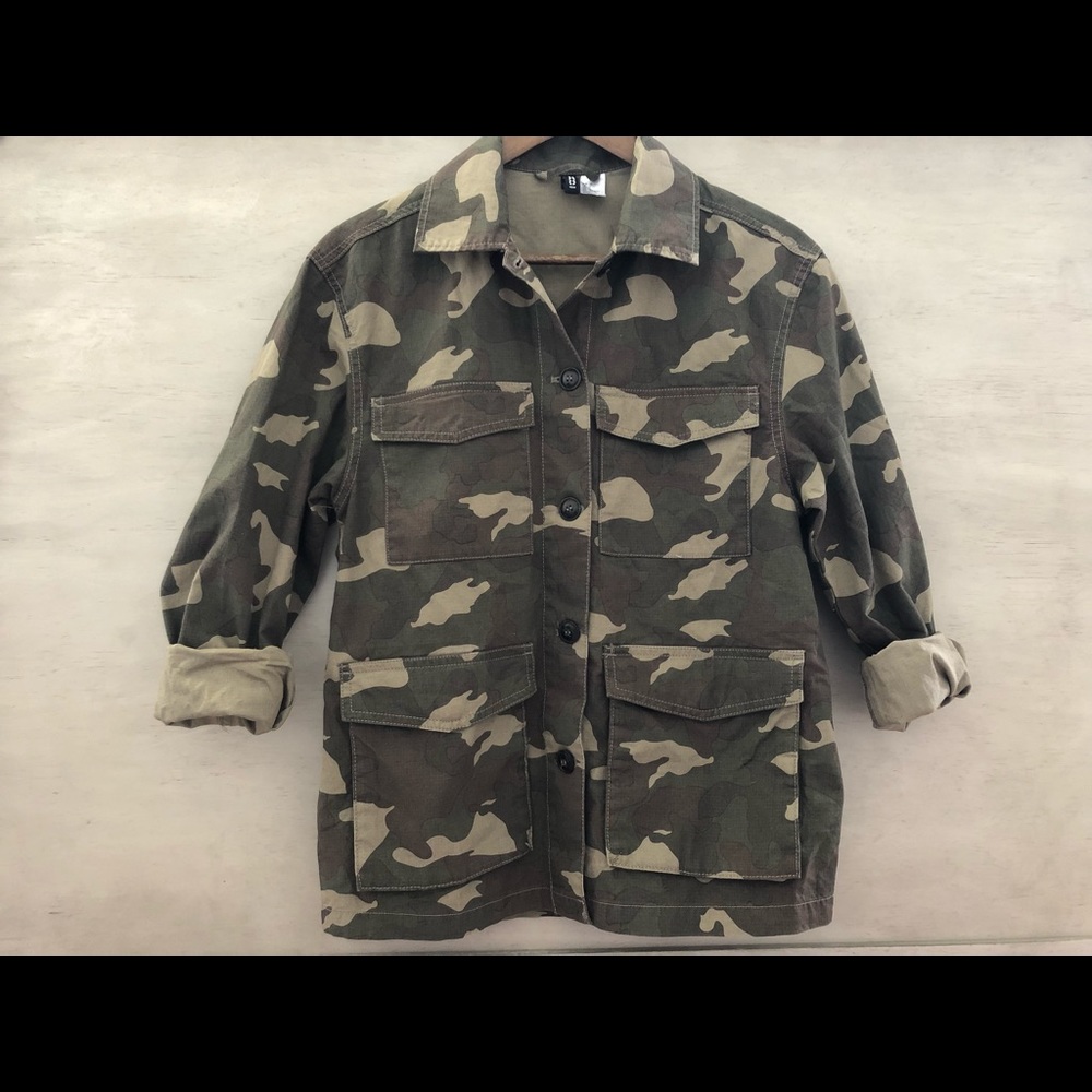 H&M Size 4 Camo Utility Button Up Jacket - image 4